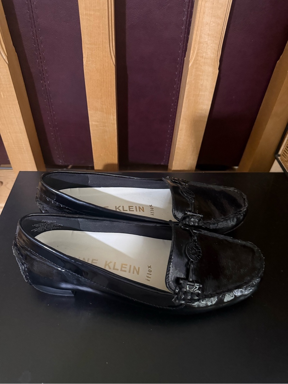 Anne Klein iFlex Hadler Black Loafers Lion Hardware - Size 8 - Picture 2 of 6